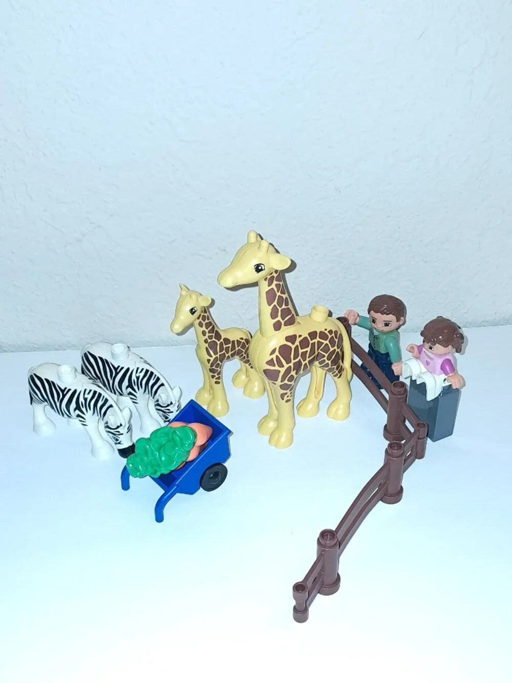 Incomplete Set of LEGO DUPLO VILLE 5635 Big City Zoo Preschool Building Toy